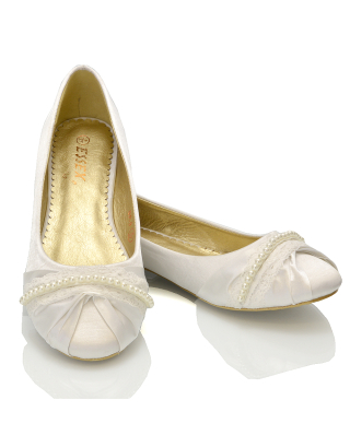 PEARLY WHITE BALLERINA PUMPS