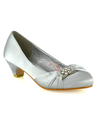 CRYSTAL BROACH DETAIL LOW MID HEEL BRIDAL PUMP COURT SHOES IN SILVER SATIN