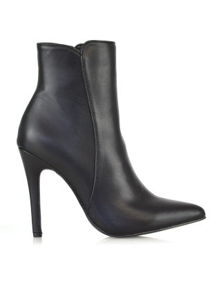 stiletto heels in black