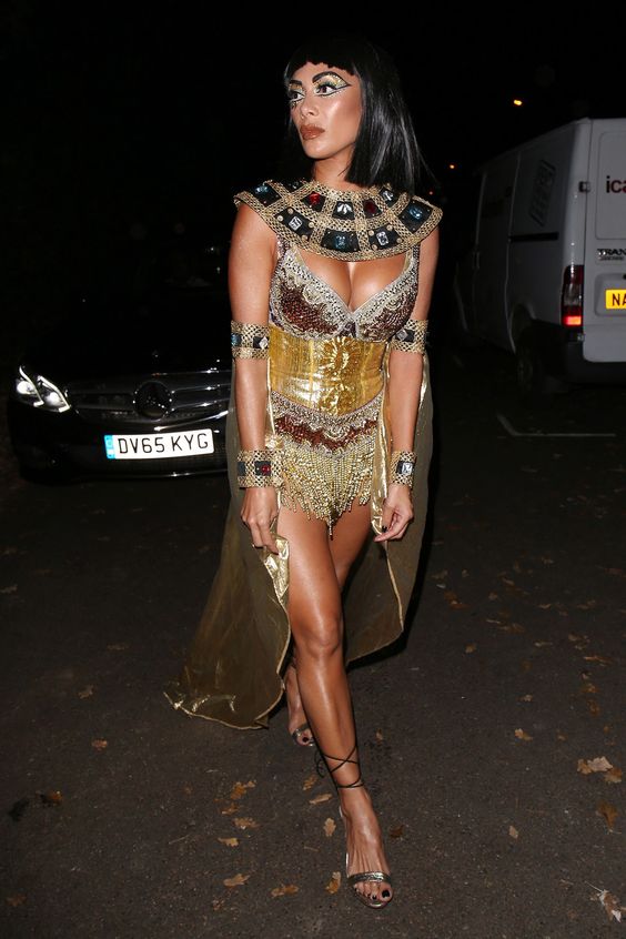 Nicole Scherzinger in fancy dress as Cleopatra at Jonathan Ross’s 2017 Halloween Party 